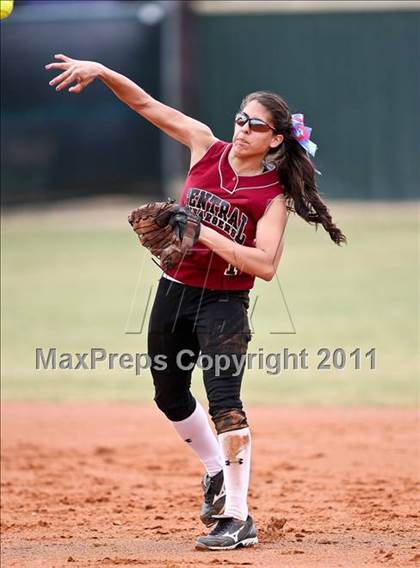 Thumbnail 3 in Keller Central vs. Southwest Christian (Mansfield Tournament) photogallery.