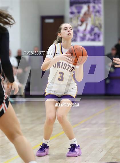 Thumbnail 1 in Amanda-Clearcreek @ Unioto photogallery.