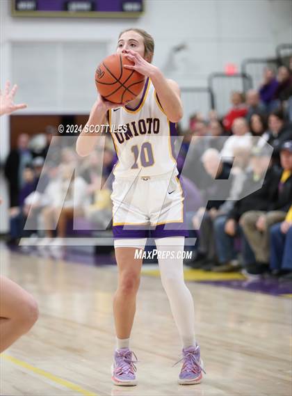 Thumbnail 1 in Amanda-Clearcreek @ Unioto photogallery.