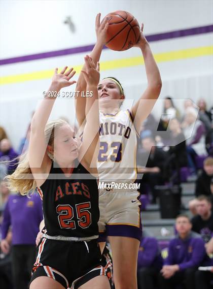 Thumbnail 3 in Amanda-Clearcreek @ Unioto photogallery.