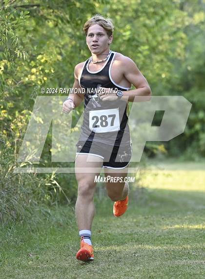 Thumbnail 1 in Delaware County Meet photogallery.