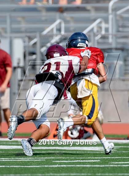 Thumbnail 2 in Whitney vs Oak Ridge scrimmage photogallery.