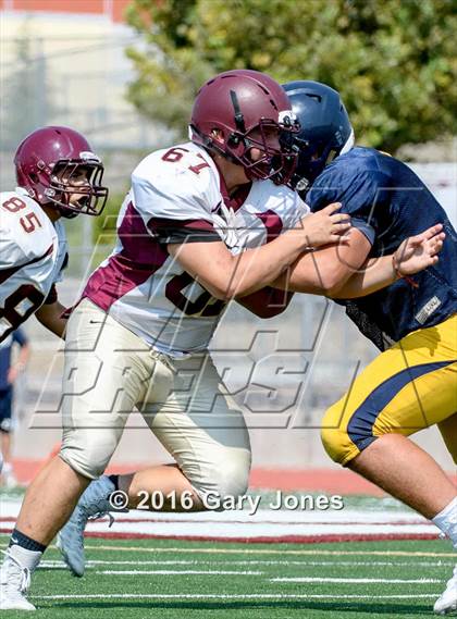 Thumbnail 3 in Whitney vs Oak Ridge scrimmage photogallery.