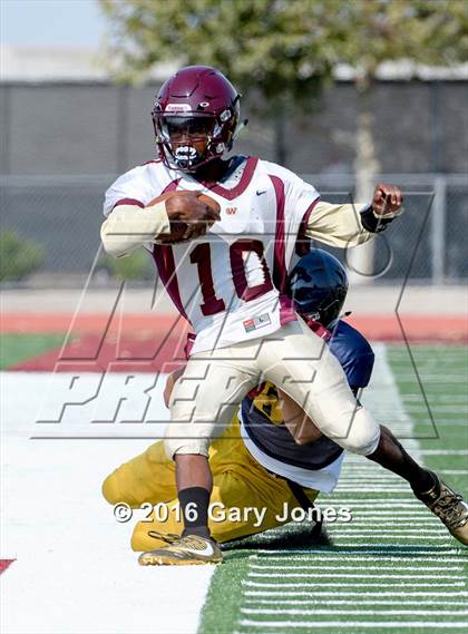 Thumbnail 2 in Whitney vs Oak Ridge scrimmage photogallery.