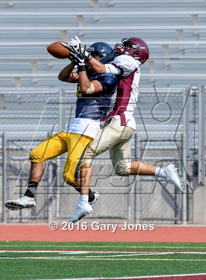 Thumbnail 1 in Whitney vs Oak Ridge scrimmage photogallery.