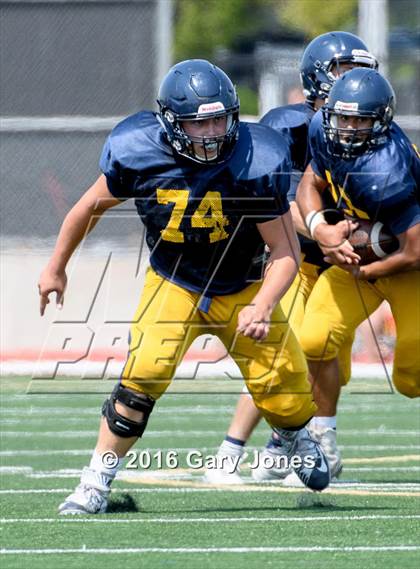 Thumbnail 3 in Whitney vs Oak Ridge scrimmage photogallery.