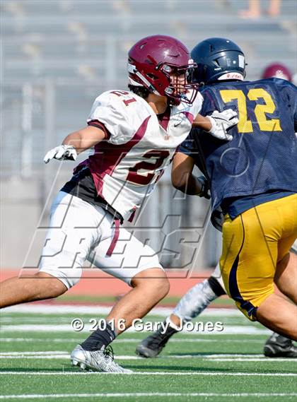Thumbnail 1 in Whitney vs Oak Ridge scrimmage photogallery.