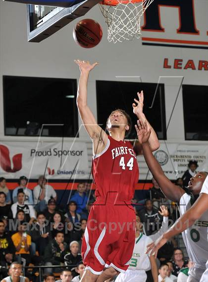 Thumbnail 3 in Fairfield vs. Vanden (CIF SJS D3 Playoffs) photogallery.