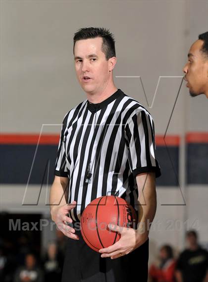 Thumbnail 3 in Fairfield vs. Vanden (CIF SJS D3 Playoffs) photogallery.