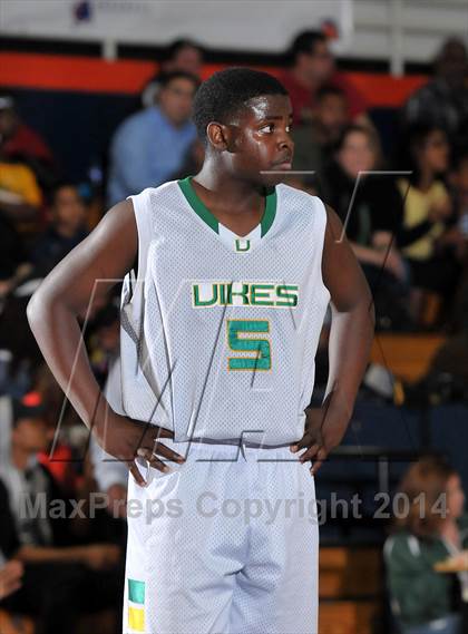 Thumbnail 3 in Fairfield vs. Vanden (CIF SJS D3 Playoffs) photogallery.