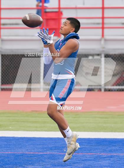 Thumbnail 2 in Montgomery vs Olympian (7 on 7) photogallery.