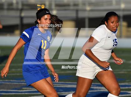 Thumbnail 2 in Charter Oak @ San Dimas photogallery.