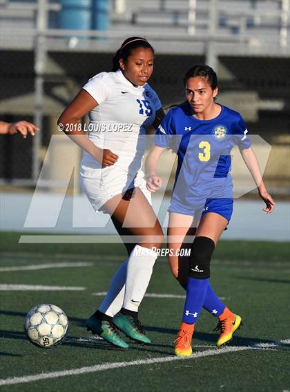 Thumbnail 1 in Charter Oak @ San Dimas photogallery.