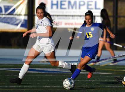 Thumbnail 1 in Charter Oak @ San Dimas photogallery.