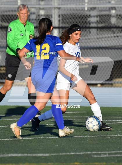Thumbnail 1 in Charter Oak @ San Dimas photogallery.