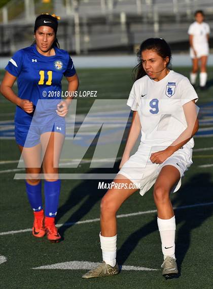 Thumbnail 3 in Charter Oak @ San Dimas photogallery.