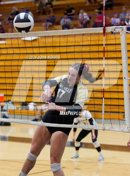 Thumbnail 2 in Daleville vs. Woodlan (Leo Invite) photogallery.