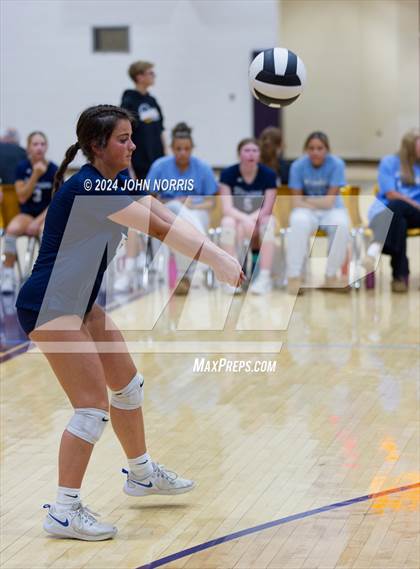 Thumbnail 3 in Daleville vs. Woodlan (Leo Invite) photogallery.
