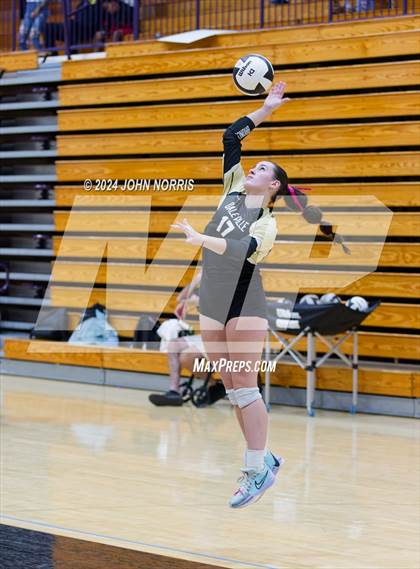 Thumbnail 2 in Daleville vs. Woodlan (Leo Invite) photogallery.