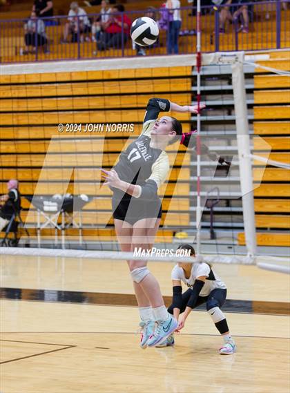 Thumbnail 3 in Daleville vs. Woodlan (Leo Invite) photogallery.