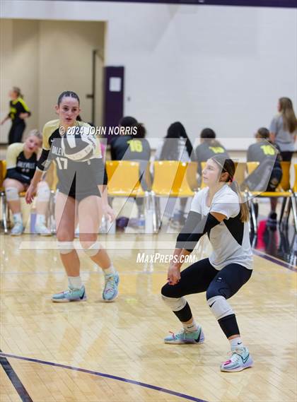Thumbnail 2 in Daleville vs. Woodlan (Leo Invite) photogallery.