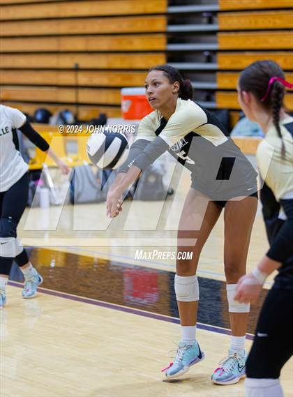 Thumbnail 3 in Daleville vs. Woodlan (Leo Invite) photogallery.