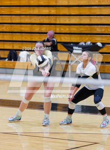 Thumbnail 3 in Daleville vs. Woodlan (Leo Invite) photogallery.