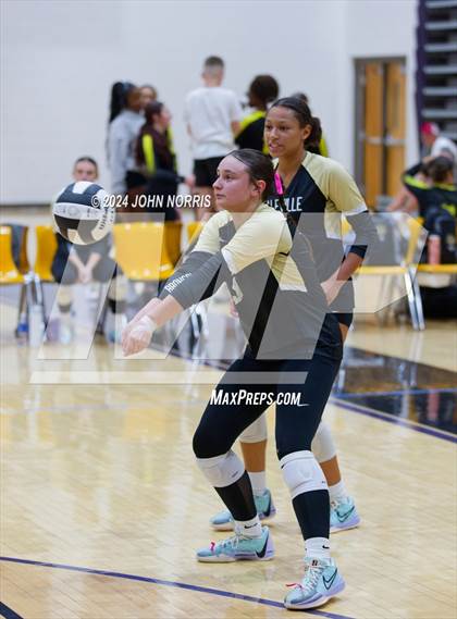 Thumbnail 3 in Daleville vs. Woodlan (Leo Invite) photogallery.