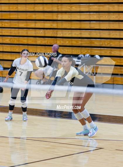 Thumbnail 2 in Daleville vs. Woodlan (Leo Invite) photogallery.