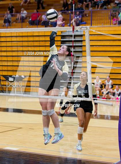 Thumbnail 3 in Daleville vs. Woodlan (Leo Invite) photogallery.