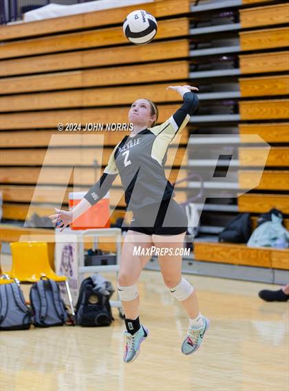 Thumbnail 2 in Daleville vs. Woodlan (Leo Invite) photogallery.