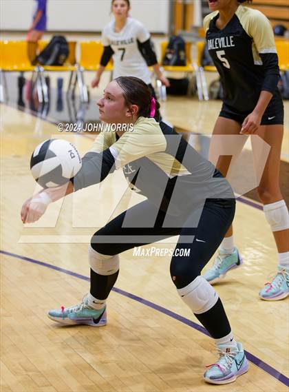Thumbnail 2 in Daleville vs. Woodlan (Leo Invite) photogallery.