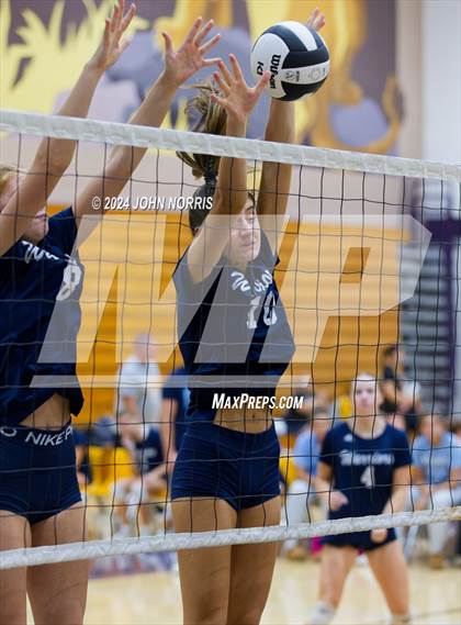 Thumbnail 1 in Daleville vs. Woodlan (Leo Invite) photogallery.