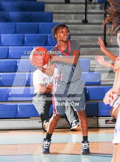 Thumbnail 2 in Sam Rayburn vs. Dawson (McDonald's Texas Invitational) photogallery.