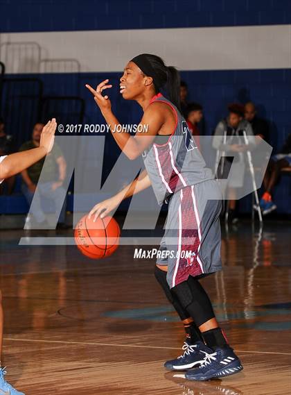 Thumbnail 3 in Sam Rayburn vs. Dawson (McDonald's Texas Invitational) photogallery.