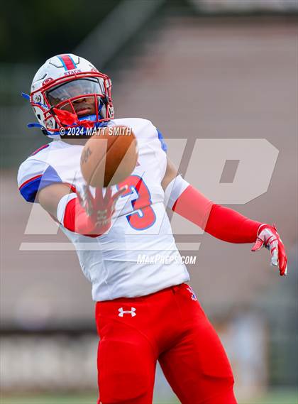 Thumbnail 2 in DeMatha @ Washington photogallery.