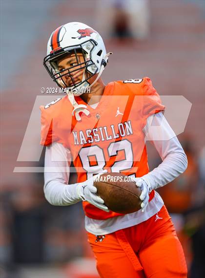 Thumbnail 1 in DeMatha @ Washington photogallery.
