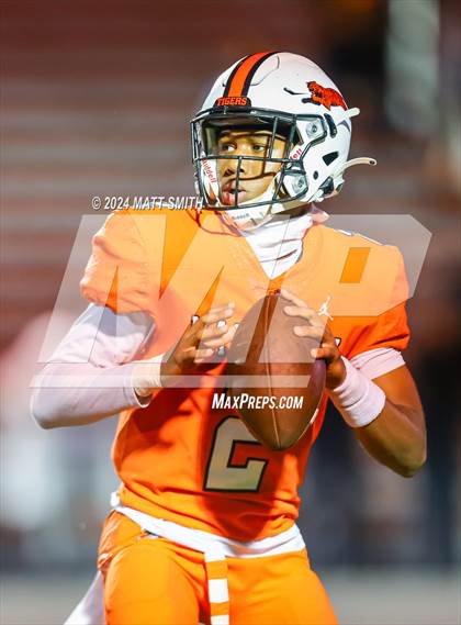 Thumbnail 3 in DeMatha @ Washington photogallery.