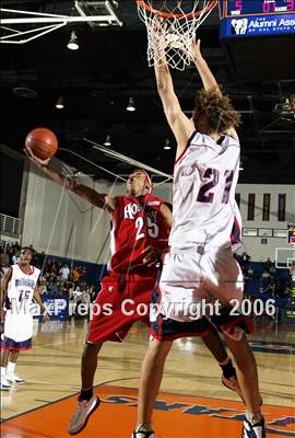 Thumbnail 1 in Horizon vs. San Joaquin Memorial (CIF SoCal D4 Final) photogallery.