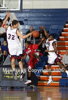 Thumbnail 2 in Horizon vs. San Joaquin Memorial (CIF SoCal D4 Final) photogallery.