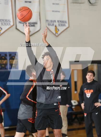 Thumbnail 3 in Mamaroneck vs Pelham (Pelham Holiday Tournament) photogallery.