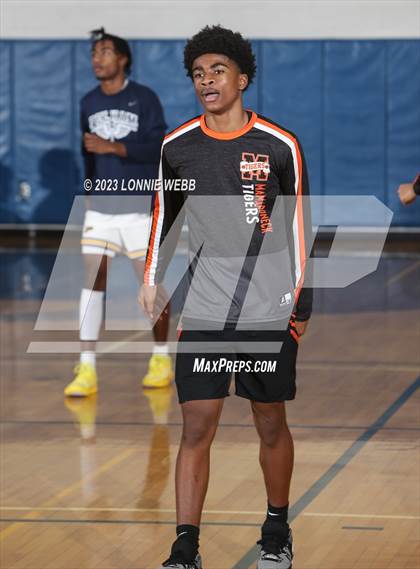 Thumbnail 3 in Mamaroneck vs Pelham (Pelham Holiday Tournament) photogallery.