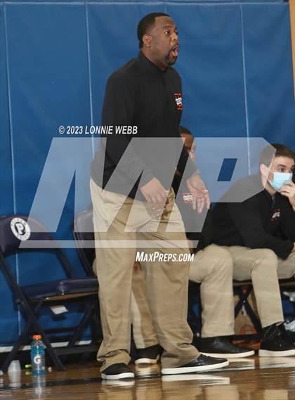 Thumbnail 3 in Mamaroneck vs Pelham (Pelham Holiday Tournament) photogallery.