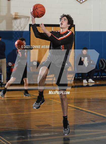Thumbnail 2 in Mamaroneck vs Pelham (Pelham Holiday Tournament) photogallery.