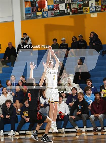 Thumbnail 2 in Mamaroneck vs Pelham (Pelham Holiday Tournament) photogallery.