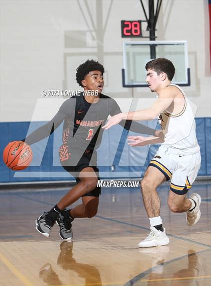 Thumbnail 3 in Mamaroneck vs Pelham (Pelham Holiday Tournament) photogallery.