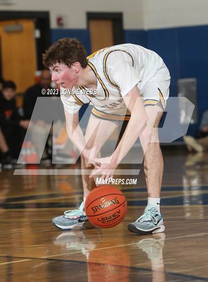 Thumbnail 1 in Mamaroneck vs Pelham (Pelham Holiday Tournament) photogallery.