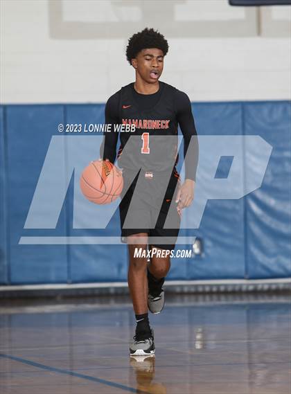 Thumbnail 1 in Mamaroneck vs Pelham (Pelham Holiday Tournament) photogallery.