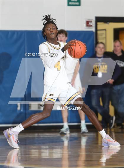 Thumbnail 1 in Mamaroneck vs Pelham (Pelham Holiday Tournament) photogallery.