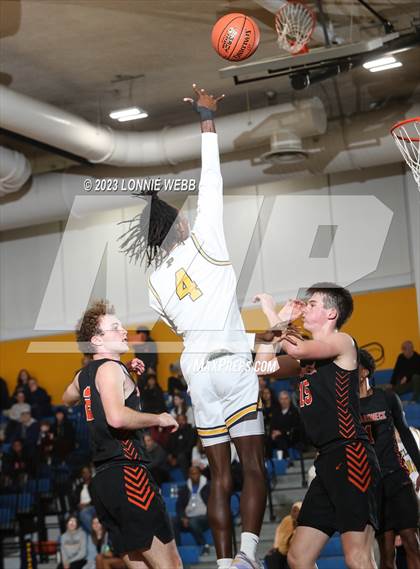 Thumbnail 1 in Mamaroneck vs Pelham (Pelham Holiday Tournament) photogallery.